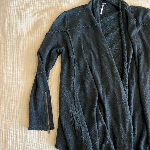 Free People Black Sweater - Picture 4 of 6